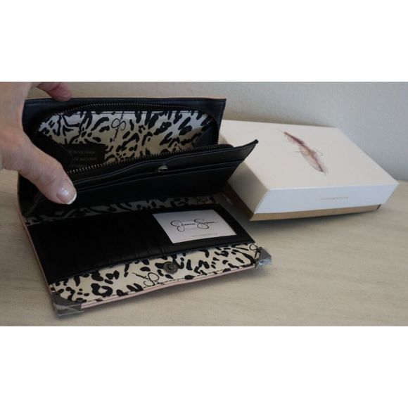 Jessica Simpson 13JSAMDJS Women's Powder Blush Pink Frankie Zip Around Wallet - Picture 5 of 8